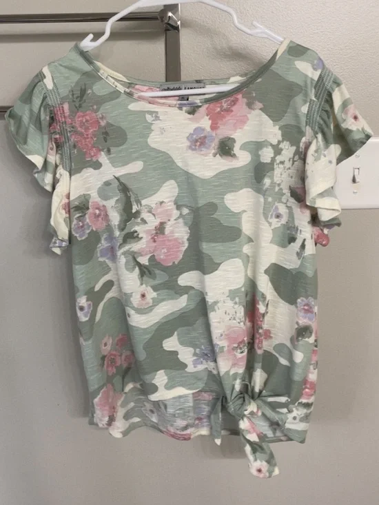 Floral camo short sleeved top - Picture 1 of 6
